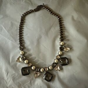 Elegant Pearl and Crystal Necklace